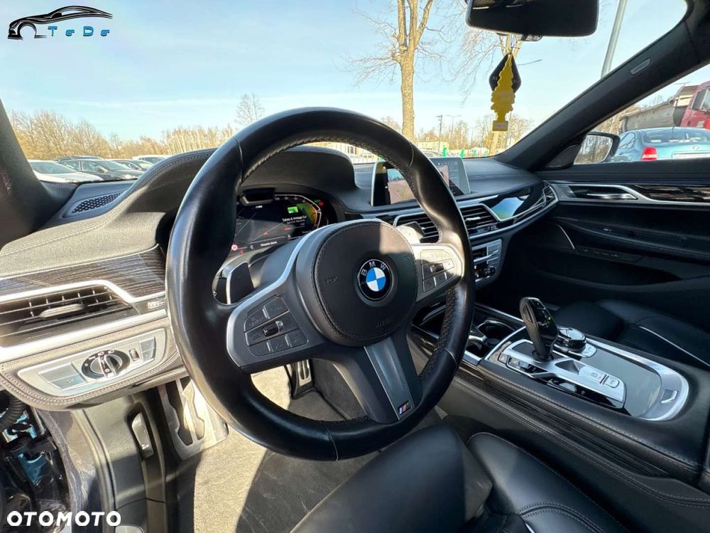 BMW Seria 7 750i xDrive sport - 21