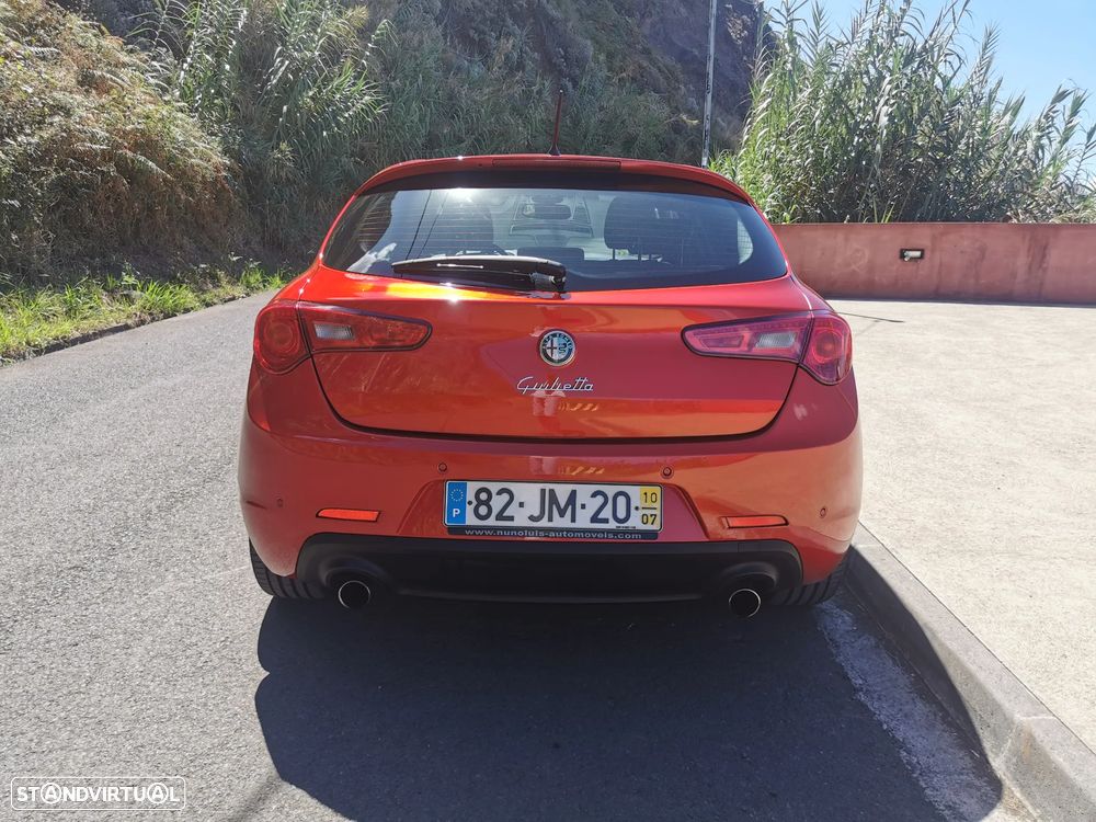 Alfa Romeo Giulietta 2.0 JTDM Distinctive - 8