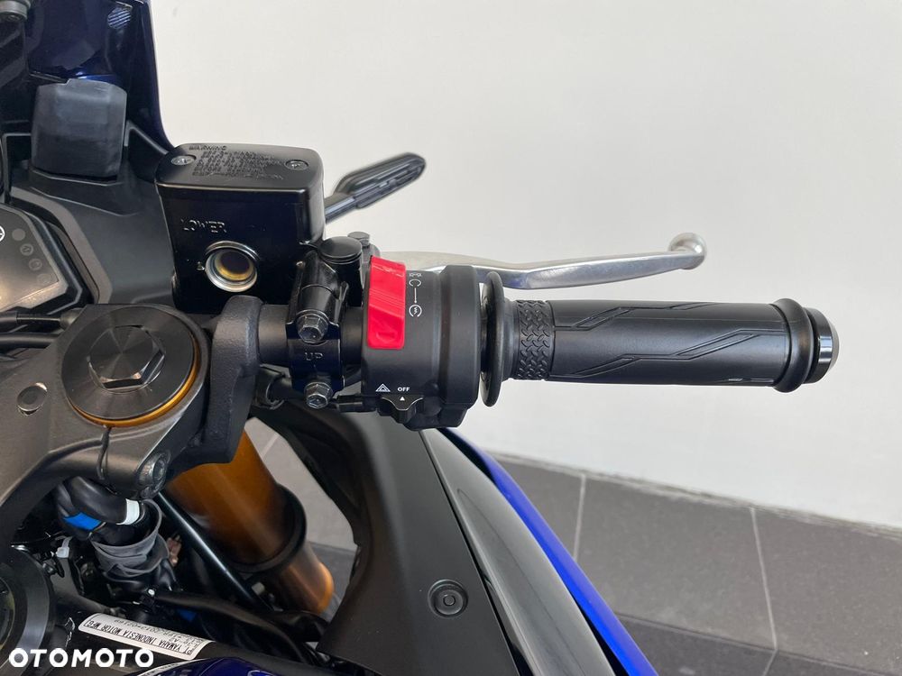 Yamaha R3 - 10