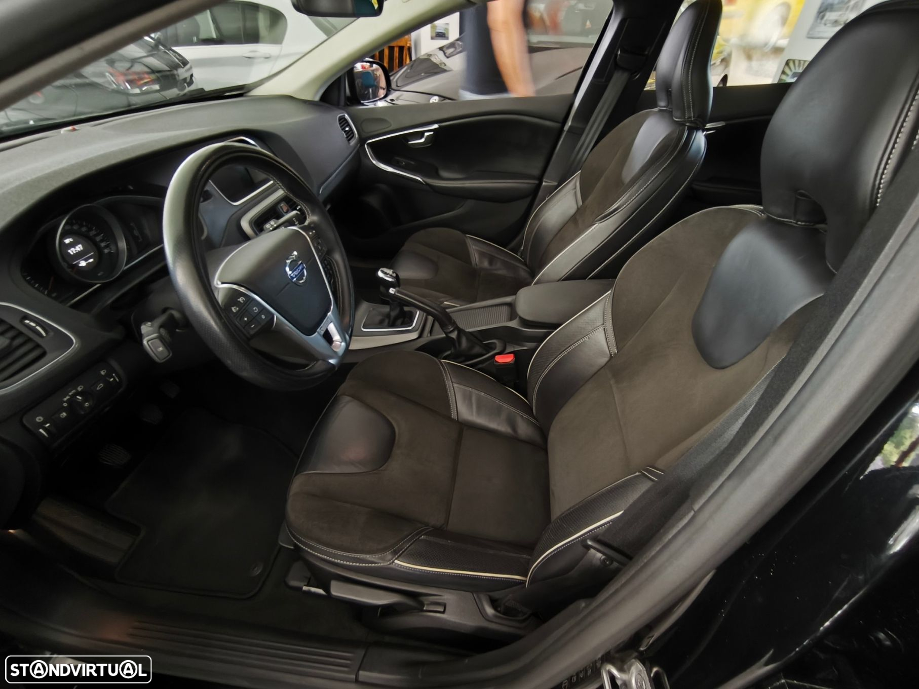 Volvo V40 2.0 D2 R-Design - 7