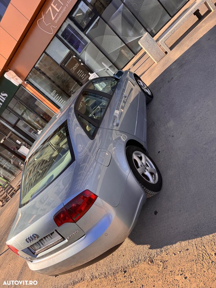 Audi A4 Limuzina - 5