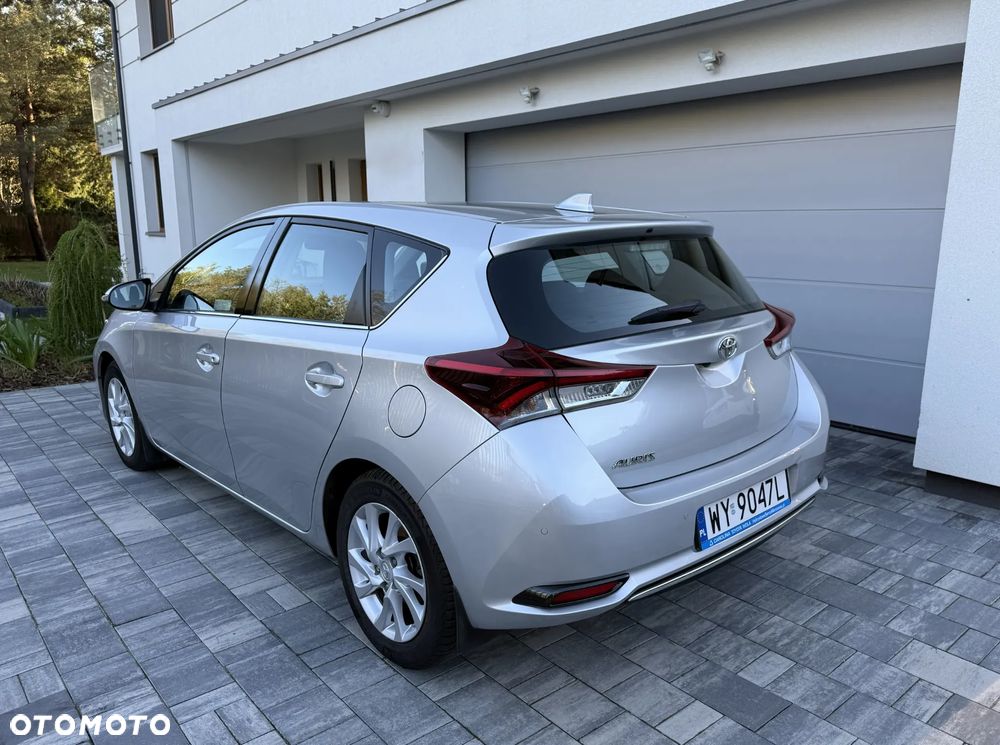 Toyota Auris 1.6 Prestige - 3