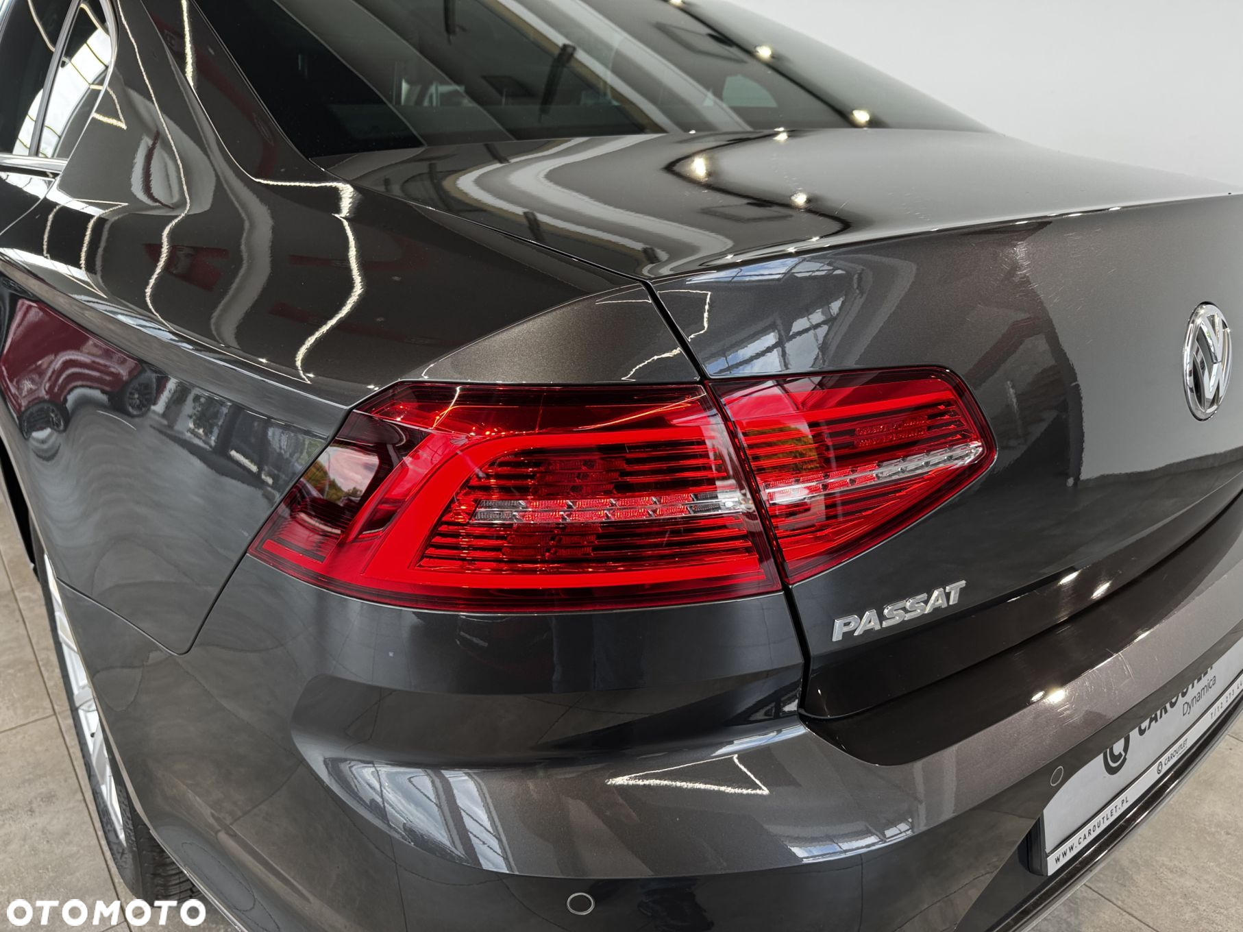Volkswagen Passat - 12