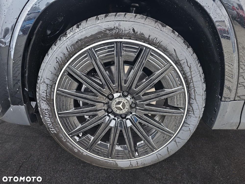 Mercedes-Benz GLA - 9