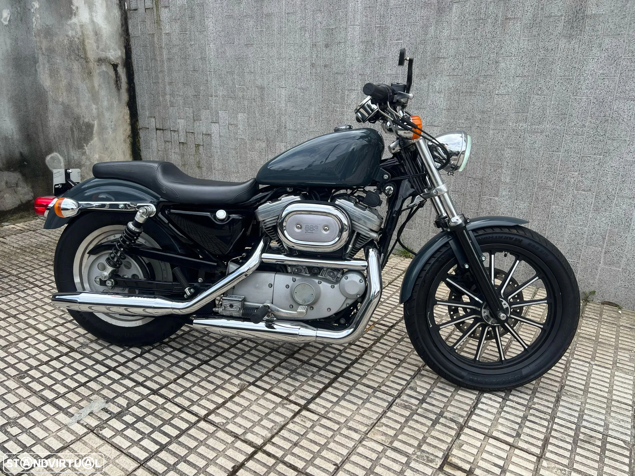 Harley-Davidson 883 - 2