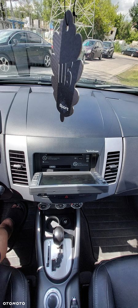 Mitsubishi Outlander 2.4 4WD CVT Intense - 10