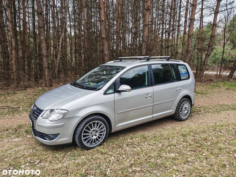 Volkswagen Touran 1.9 TDI Highline - 1