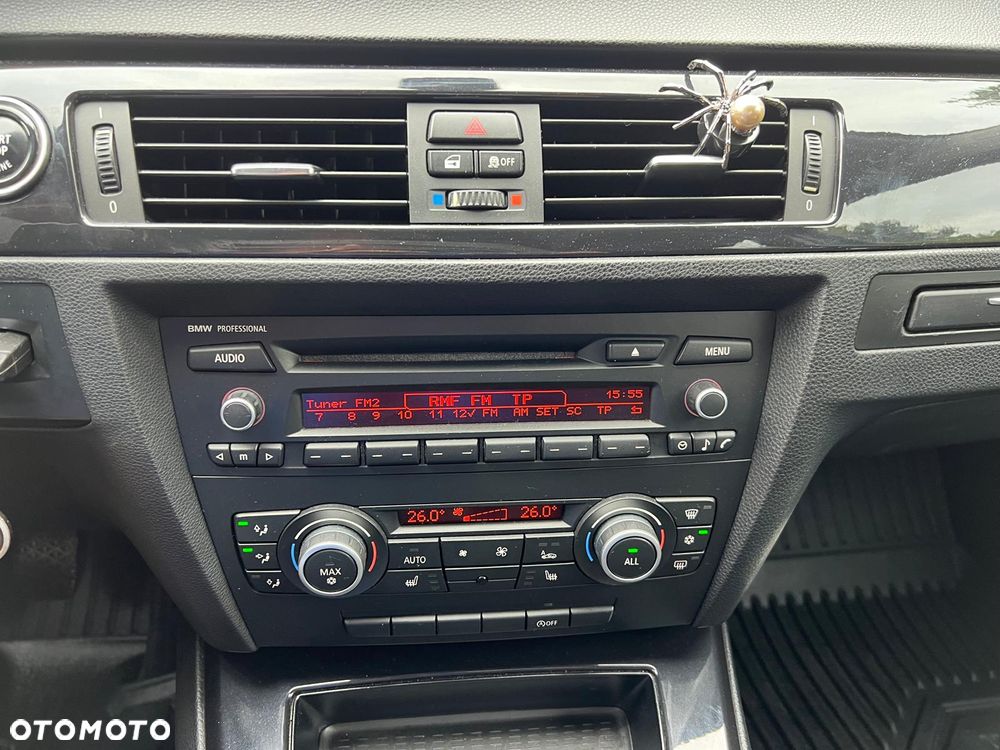 BMW Seria 3 318d Blue Performance - 19