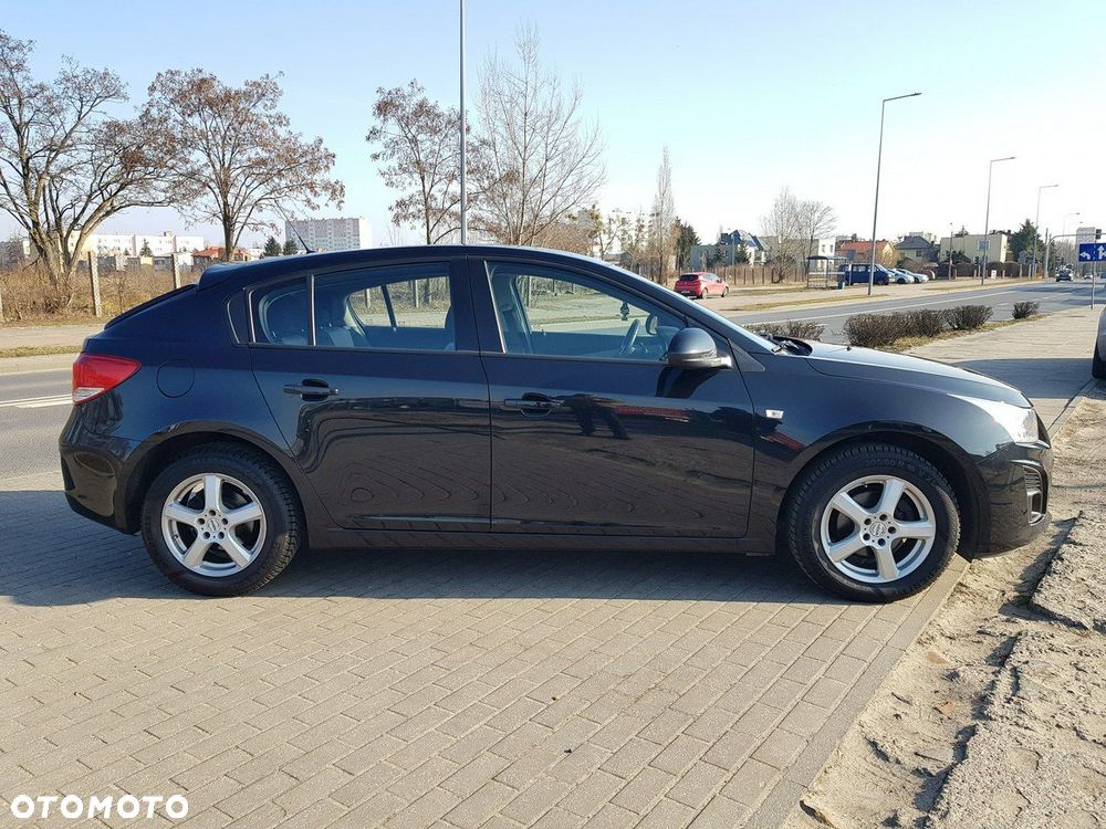 Chevrolet Cruze 1.6 LS - 4