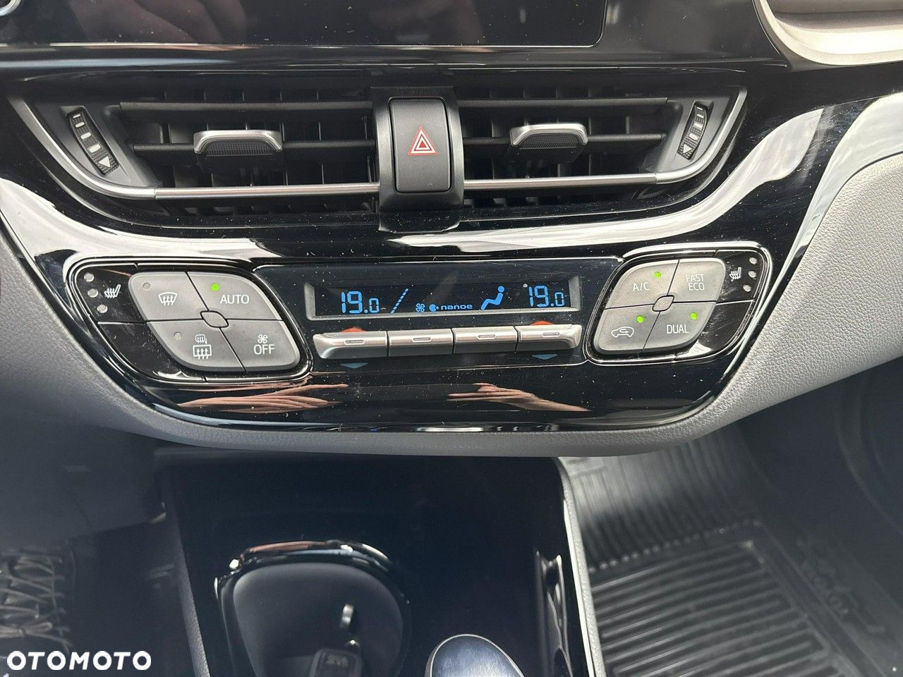 Toyota C-HR 1.8 Hybrid Executive - 24