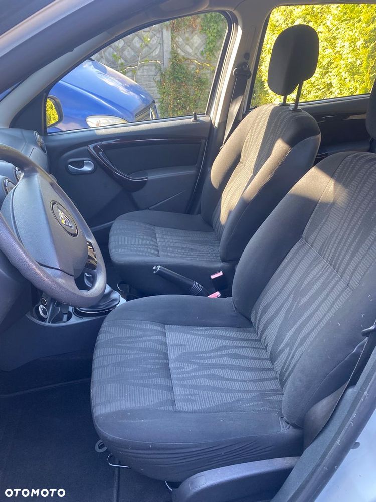 Dacia Duster 1.6 16V 4x4 - 3