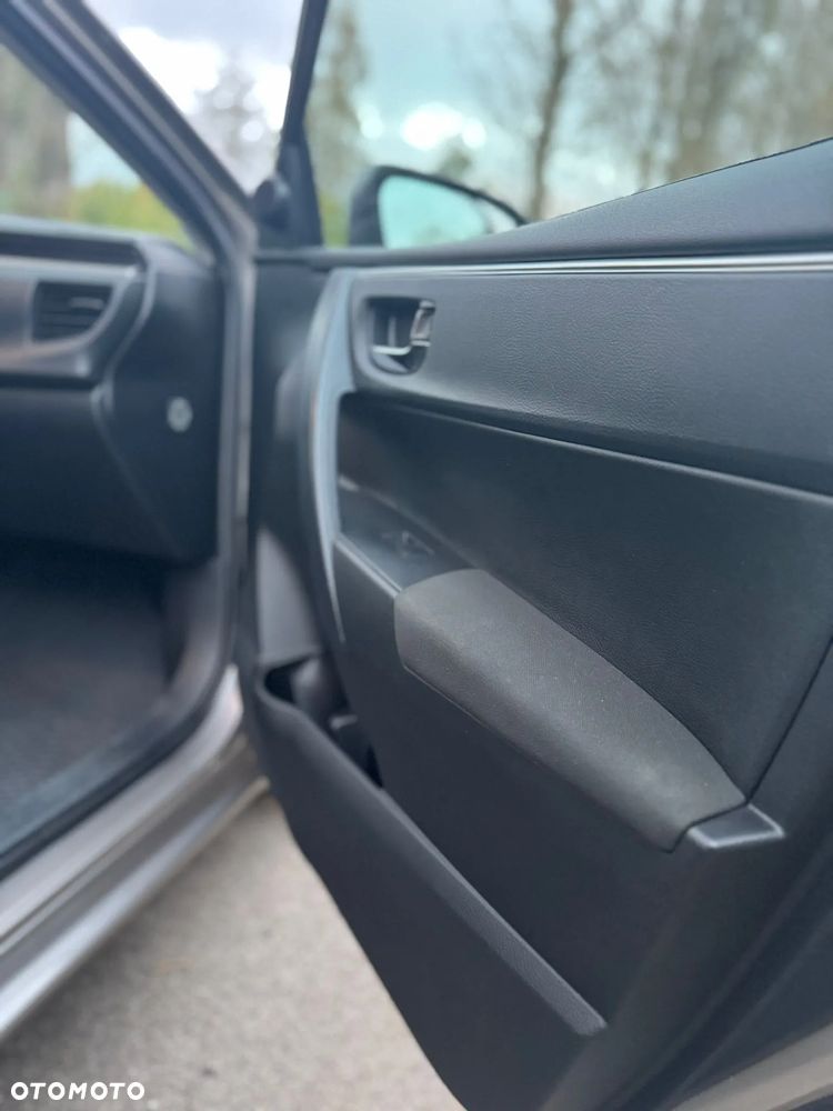 Toyota Corolla 1.6 Active - 19