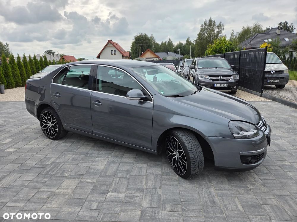 Volkswagen Jetta 2.0 FSI Comfortline - 4