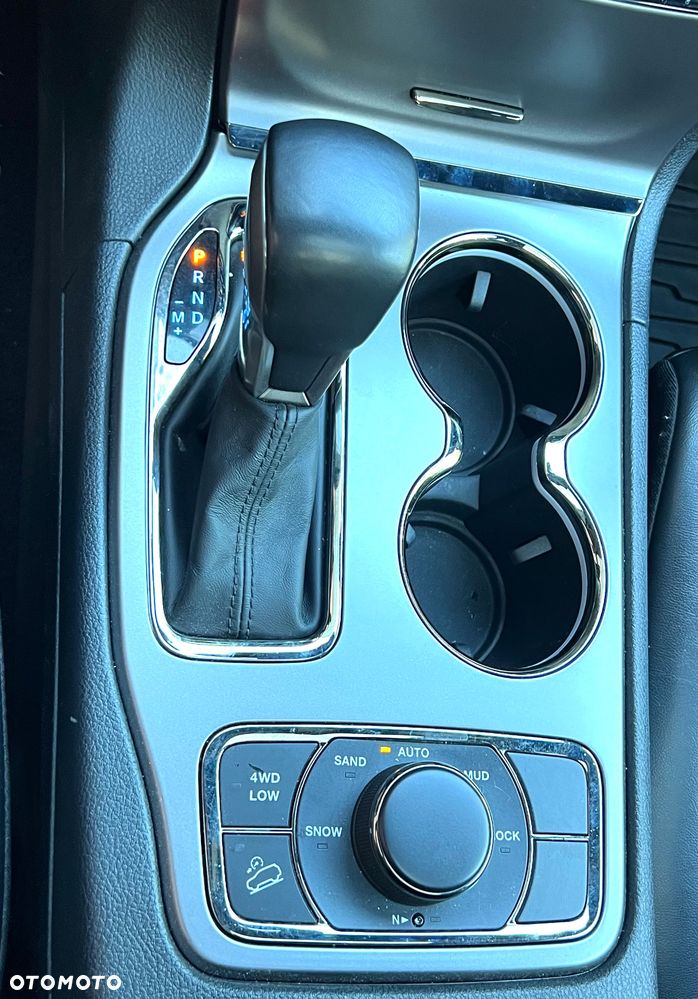 Jeep Grand Cherokee - 25