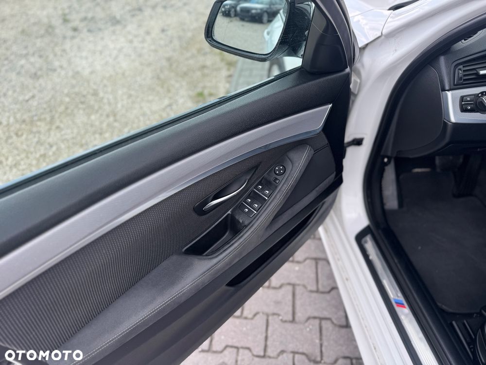 BMW Seria 5 520d Sport-Aut - 15