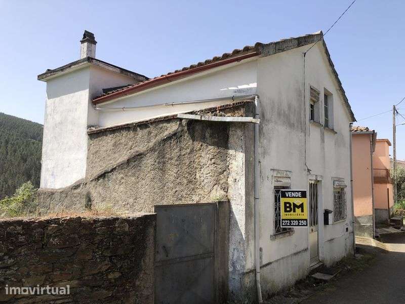 Casa isolada com um grande pomar jardim - Grande imagem: 2/12