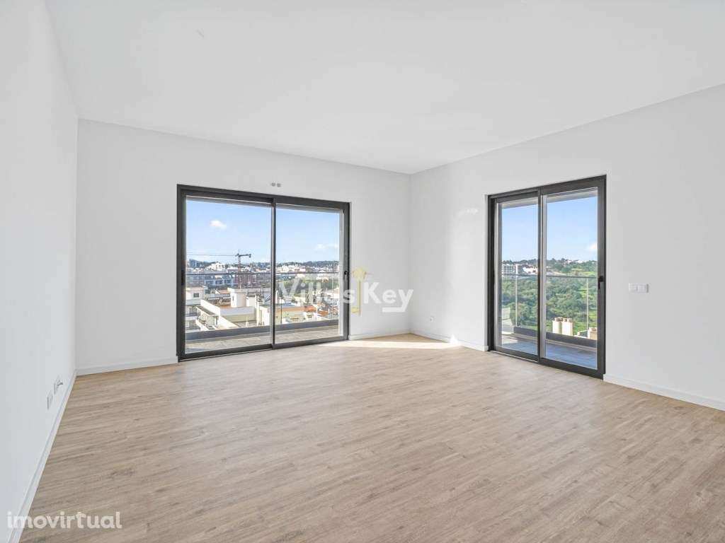 Luminoso apartamento T4 com grandes varandas em Portimão - Grande imagem: 2/17
