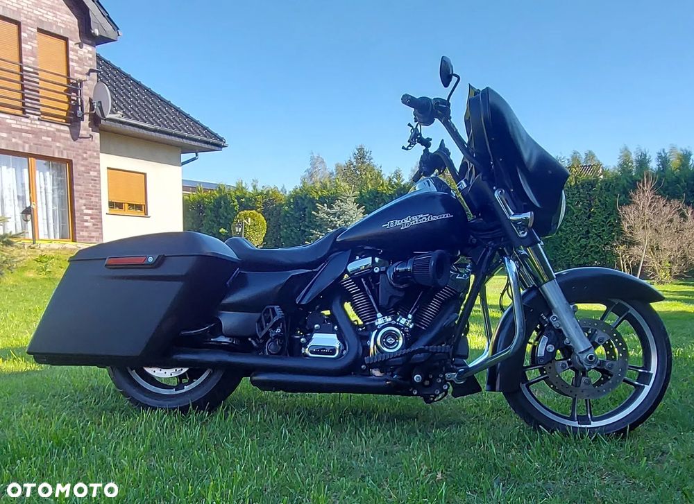 Harley-Davidson Touring Street Glide - 2