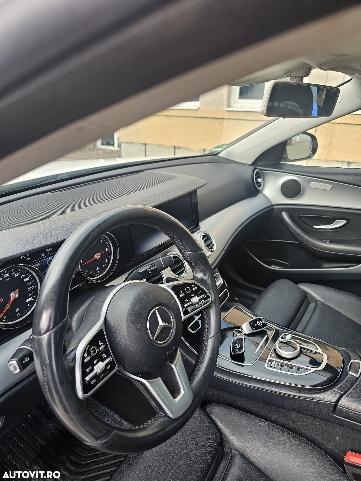 Mercedes-Benz E 220 d T 9G-TRONIC - 6