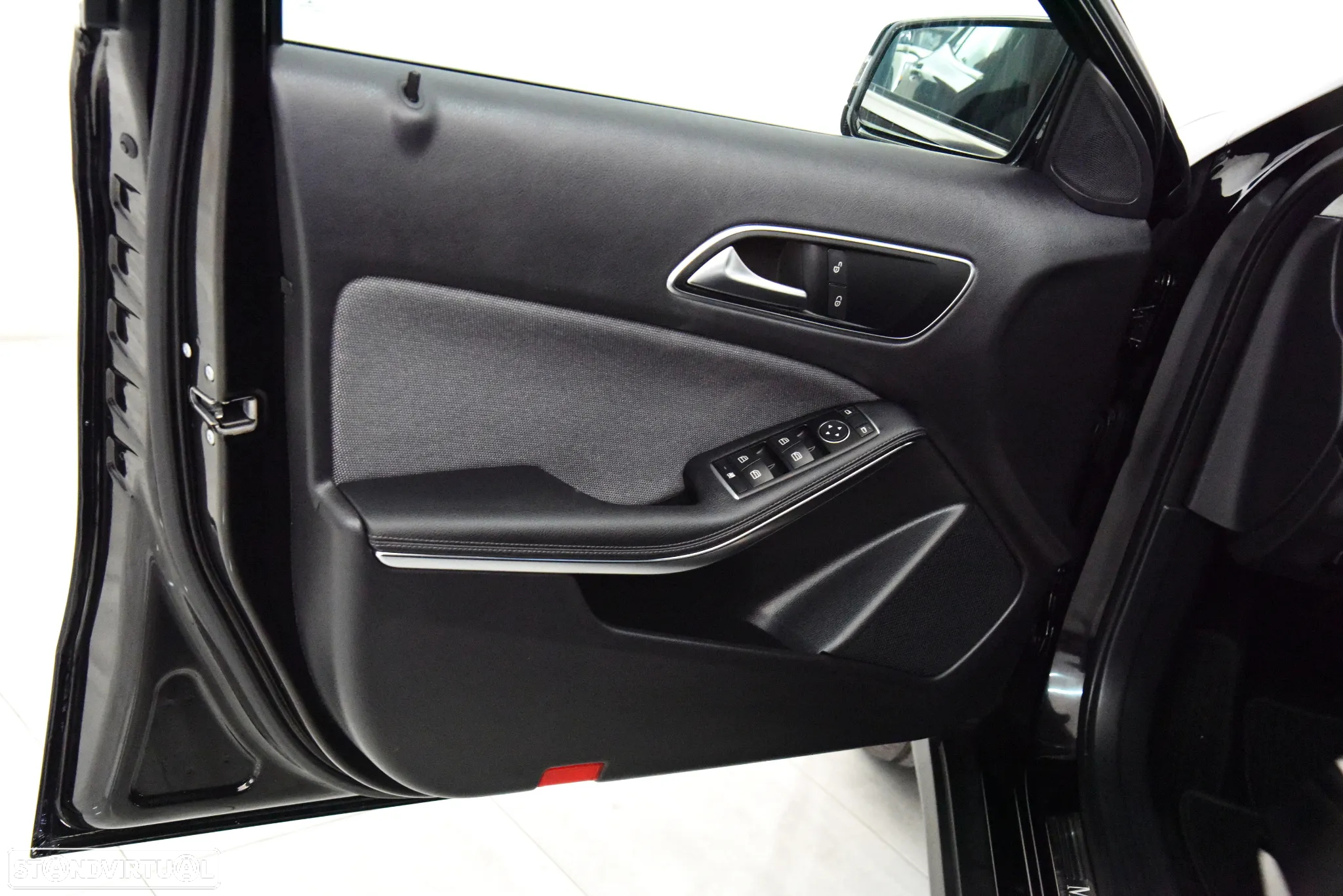 Mercedes-Benz GLA 180 (CDI) d 7G-DCT Urban - 24