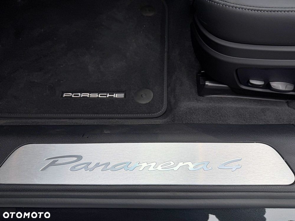 Porsche Panamera - 15