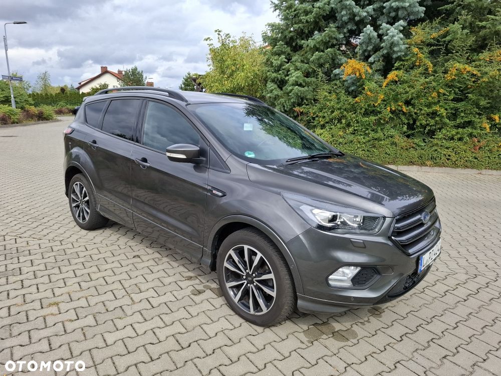 Ford Kuga - 1