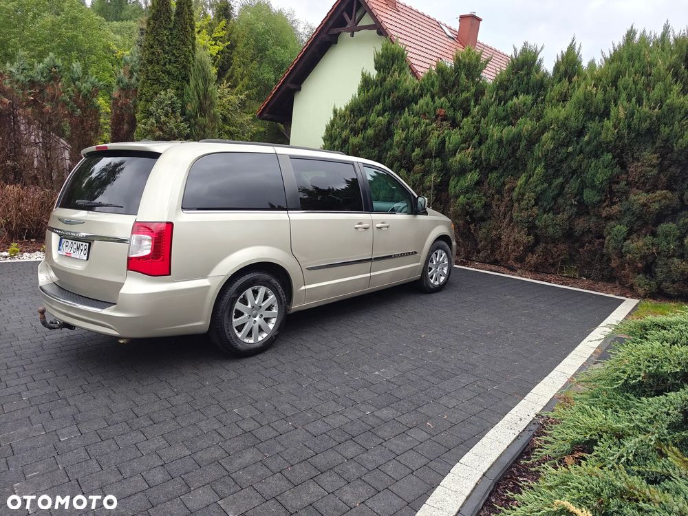 Chrysler Town & Country 3.6 Limited - 4