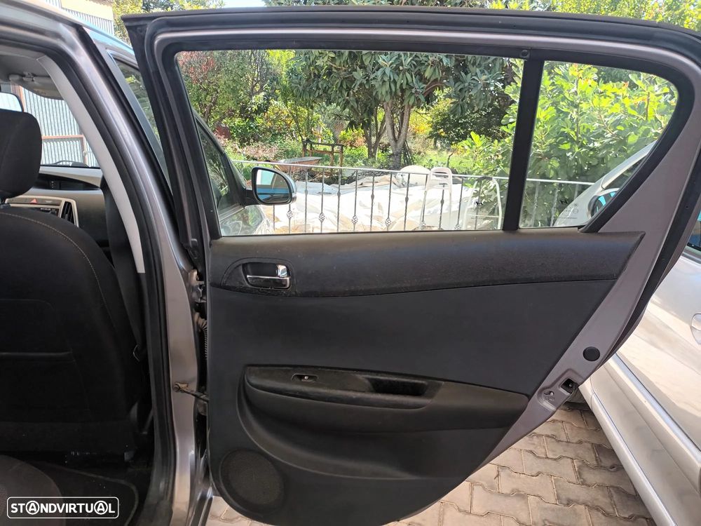 Hyundai i20 - 12