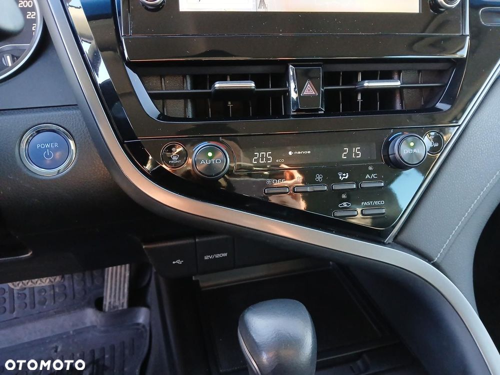 Toyota Camry 2.5 Hybrid Prestige CVT - 33