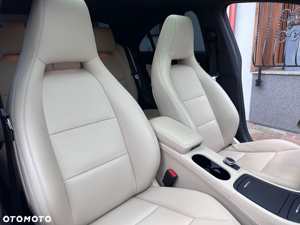 Mercedes-Benz CLA - 24
