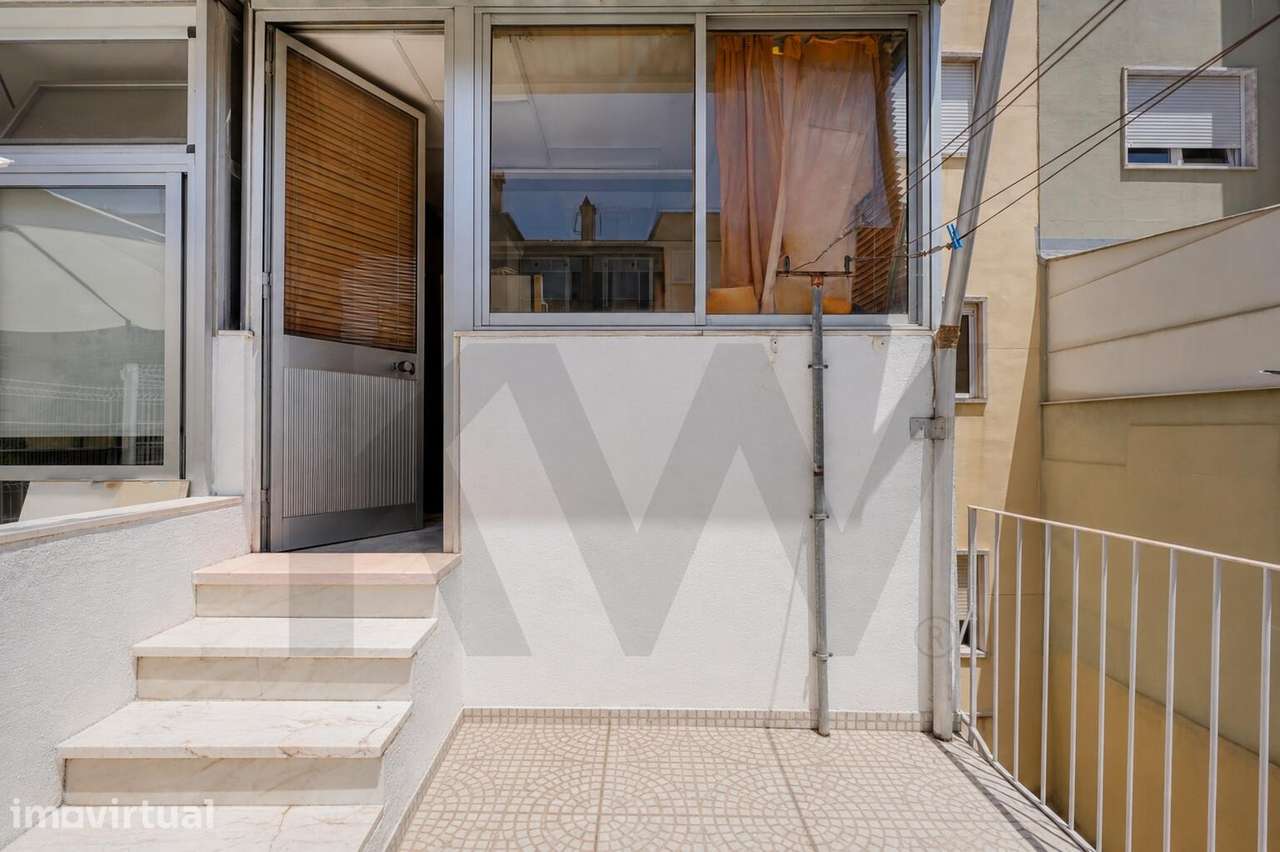 Apartamento T2 com terraço na Estrada de Benfica - Grande imagem: 3/27
