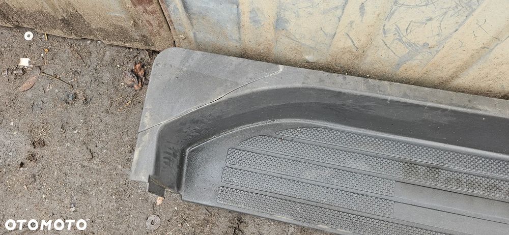 Stopień progu tylny prawy drzwi przesuwnych Mercedes Vito W639 - 2