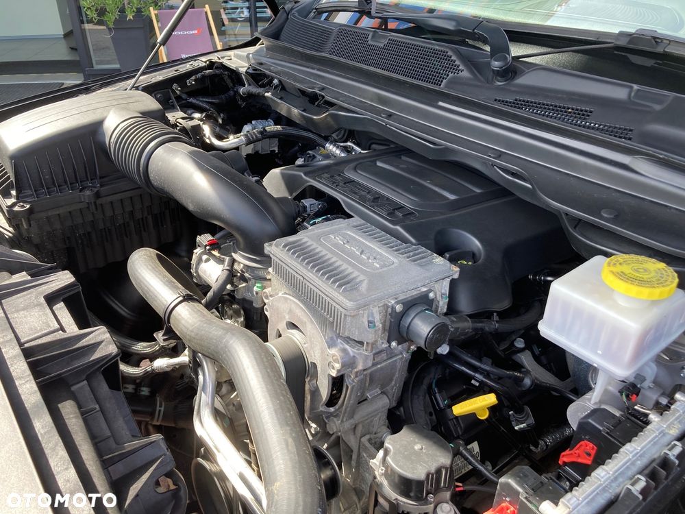 Dodge RAM 1500 5.7 4x4 - 16