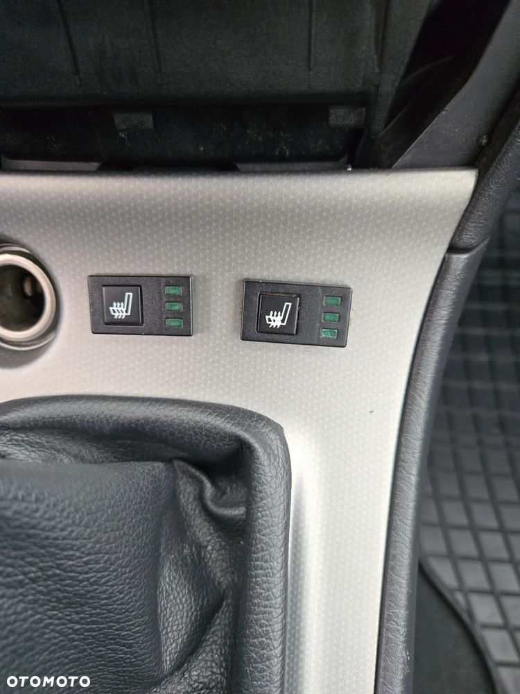 Toyota Corolla 2.0 D-4D Sol - 15