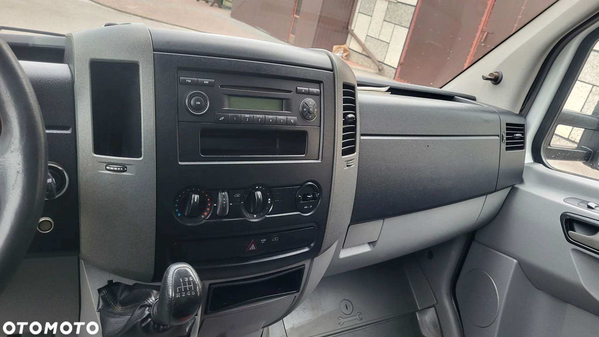 Mercedes-Benz Sprinter - 20