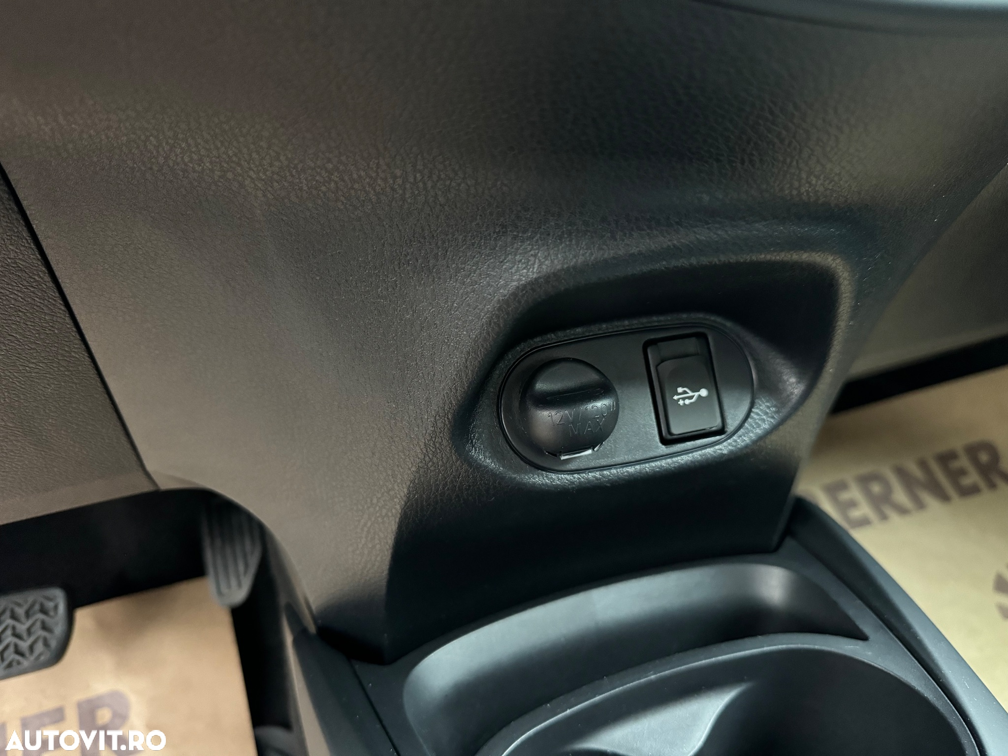 Toyota Yaris 1.5 VVT-i HSD Terra - 23