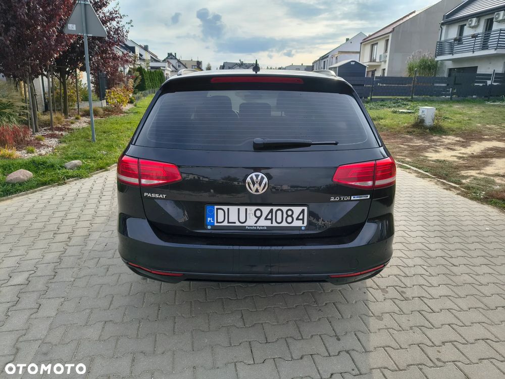 Volkswagen Passat - 4