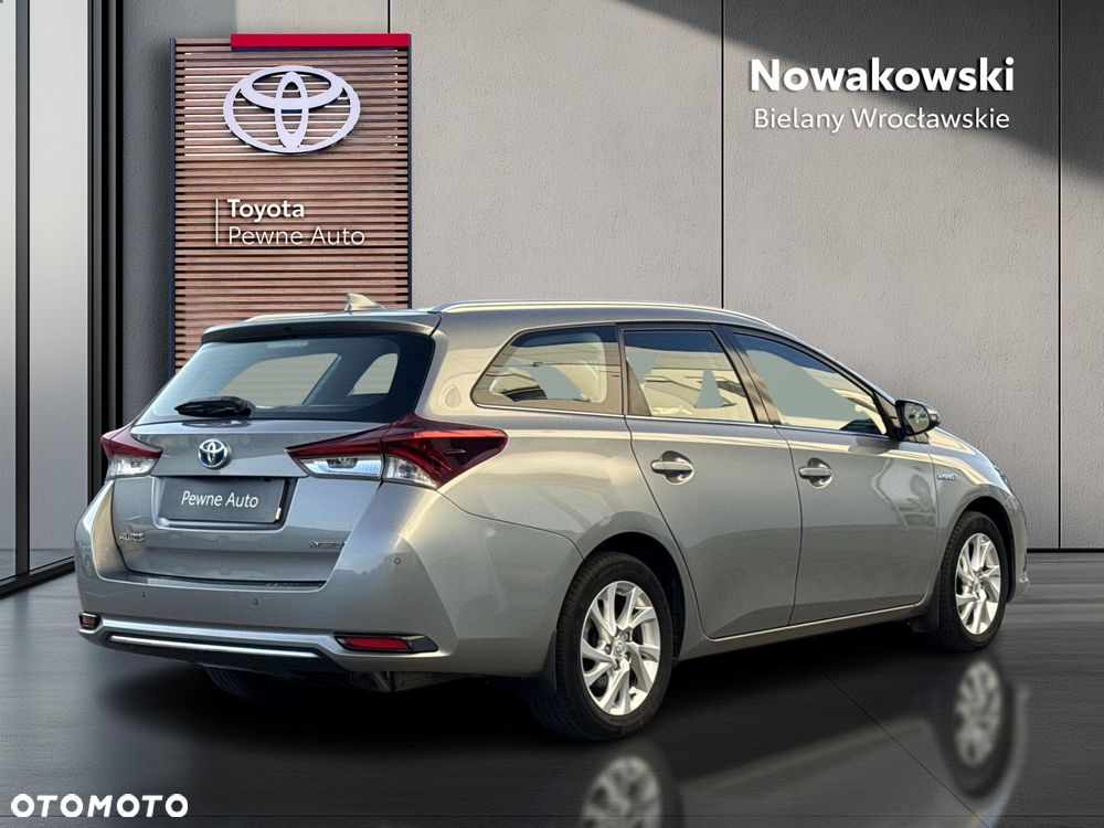 Toyota Auris Hybrid 135 Premium - 25
