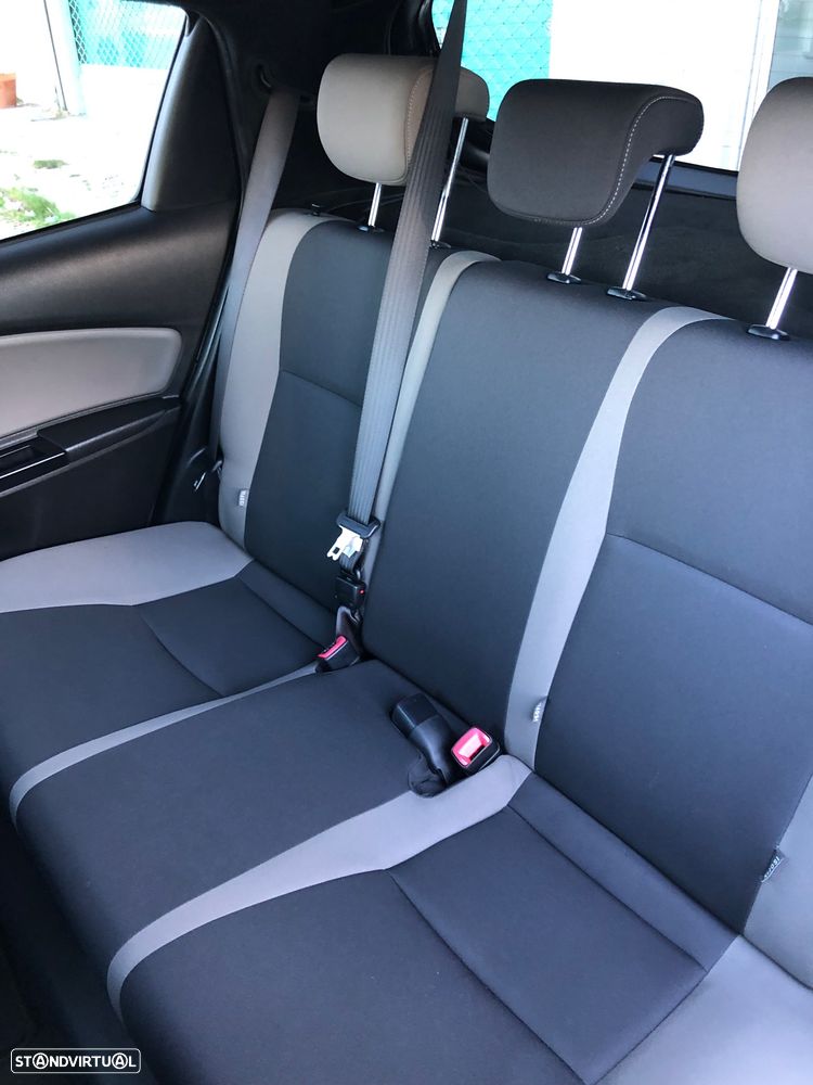 Toyota Yaris 1.5 HSD Comfort - 25
