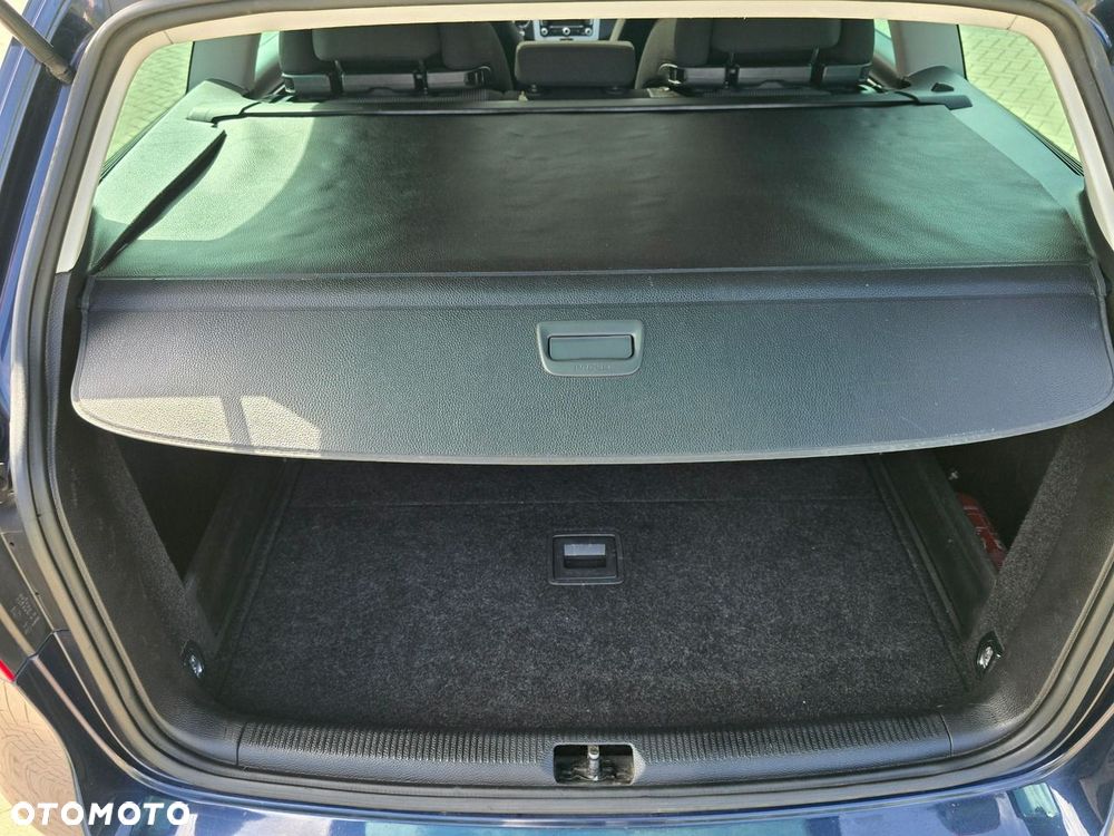 Volkswagen Passat - 26