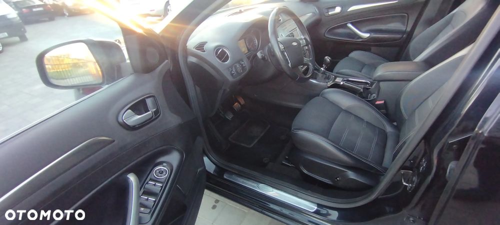 Ford Mondeo - 12