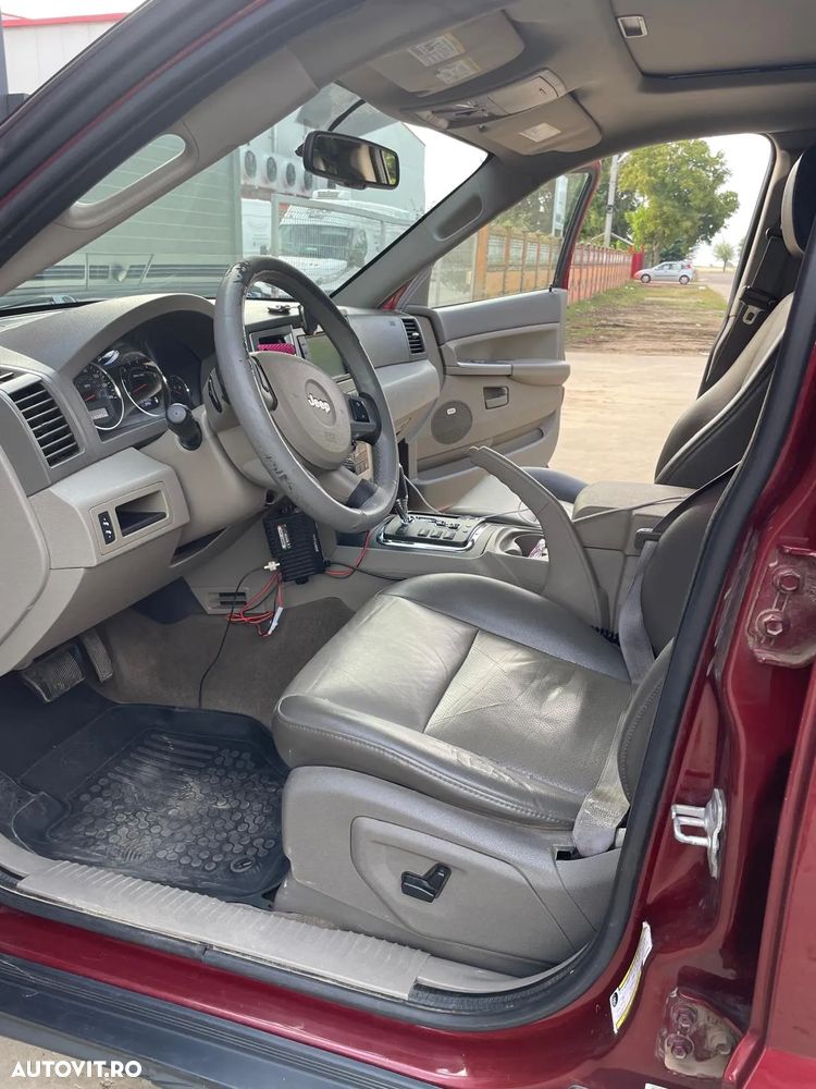 Jeep Grand Cherokee - 13