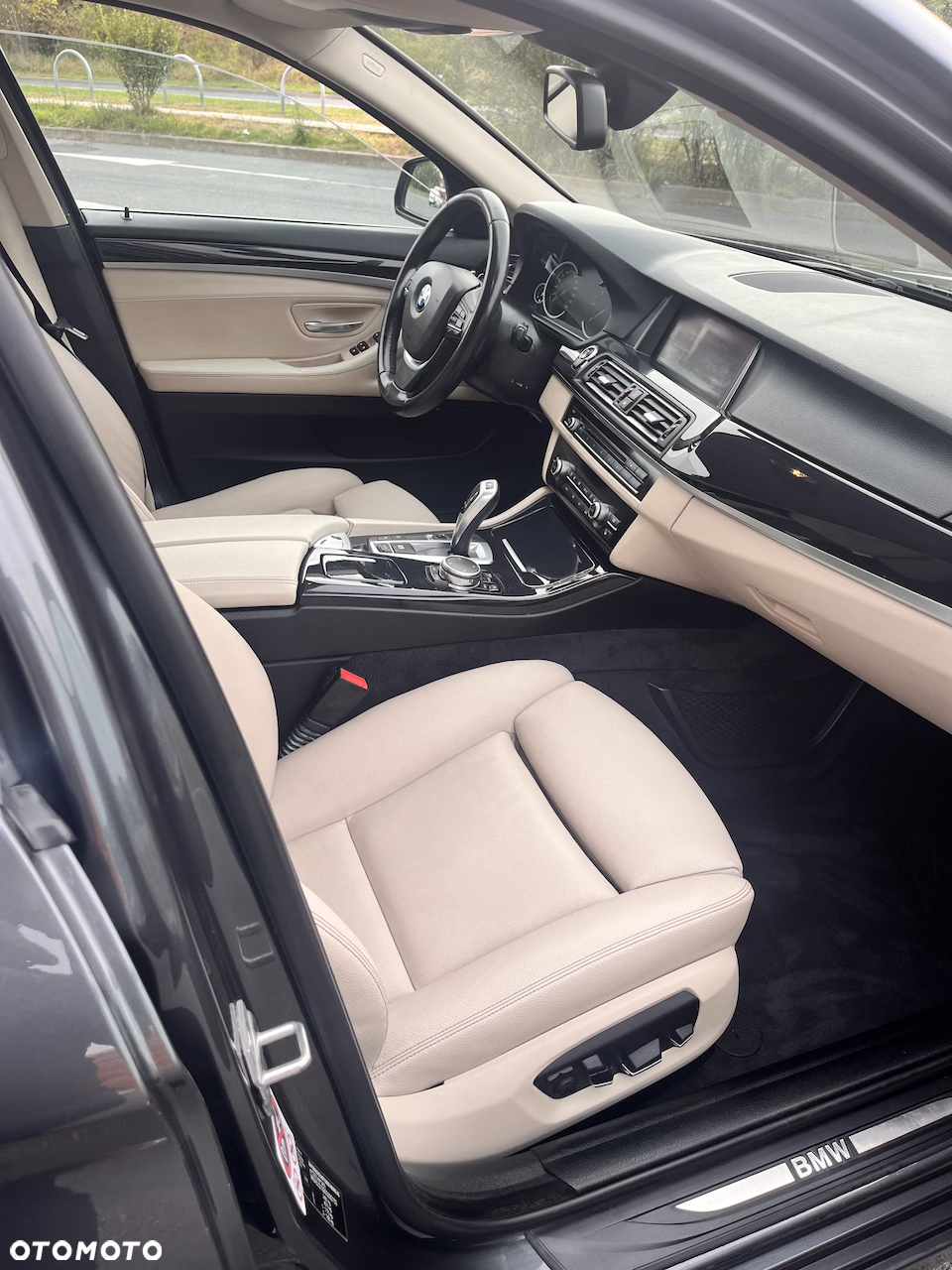 BMW Seria 5 520d xDrive - 26