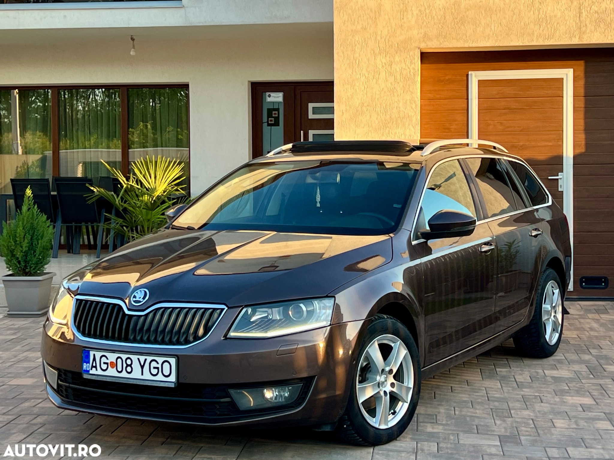 Skoda Octavia 1.6 TDI DSG Premium Edition - 2