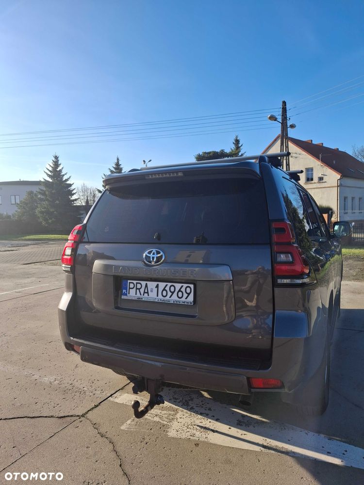 Toyota Land Cruiser - 3