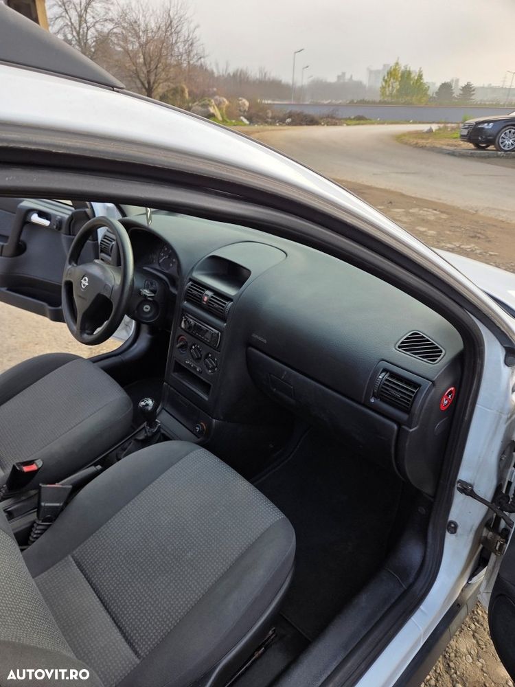 Opel Astra 1.4 Caravan - 11