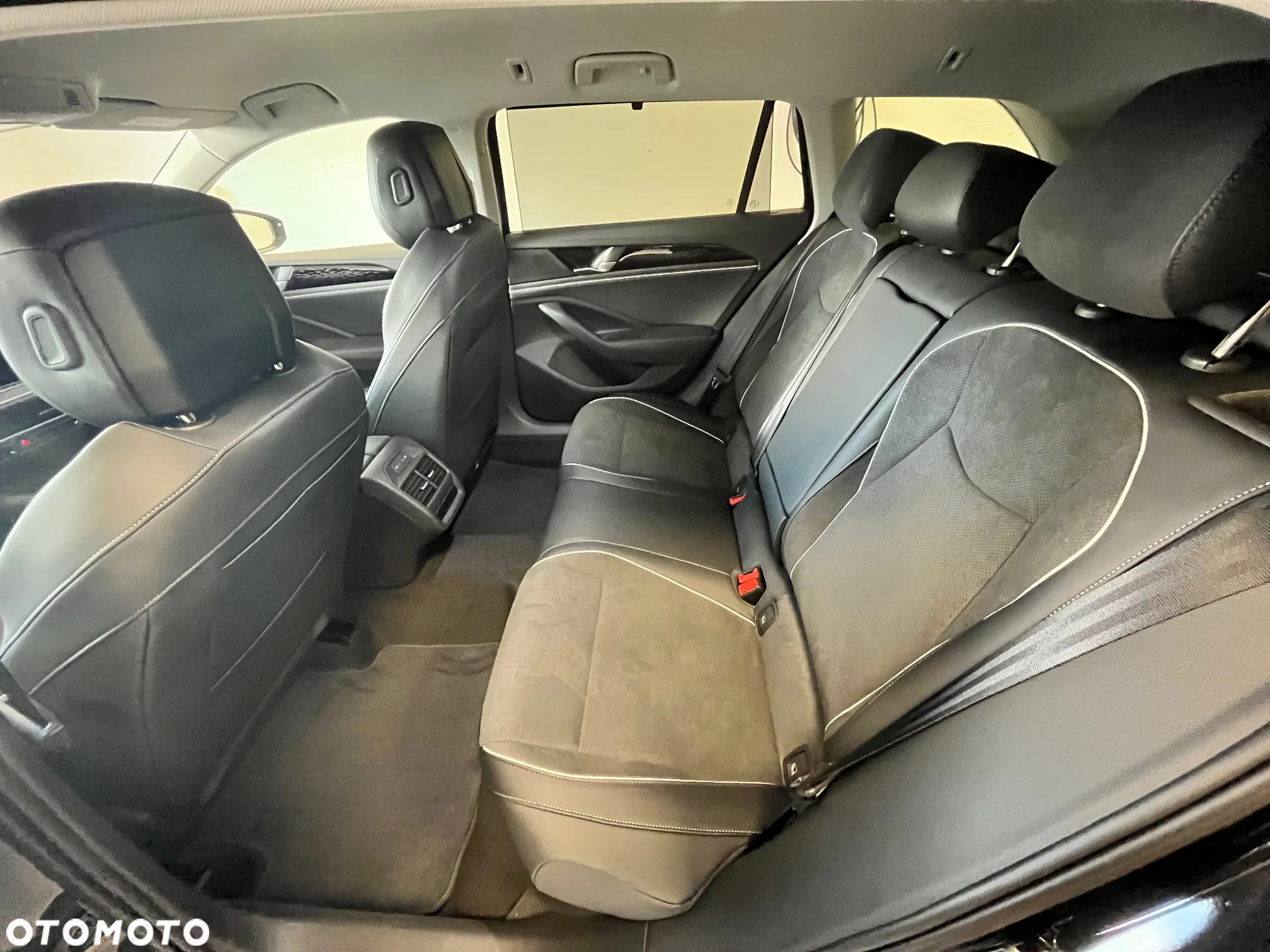 Volkswagen Passat - 9