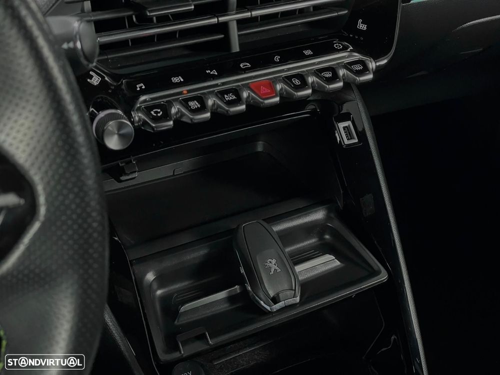 Peugeot 2008 1.2 PureTech Allure EAT8 - 22