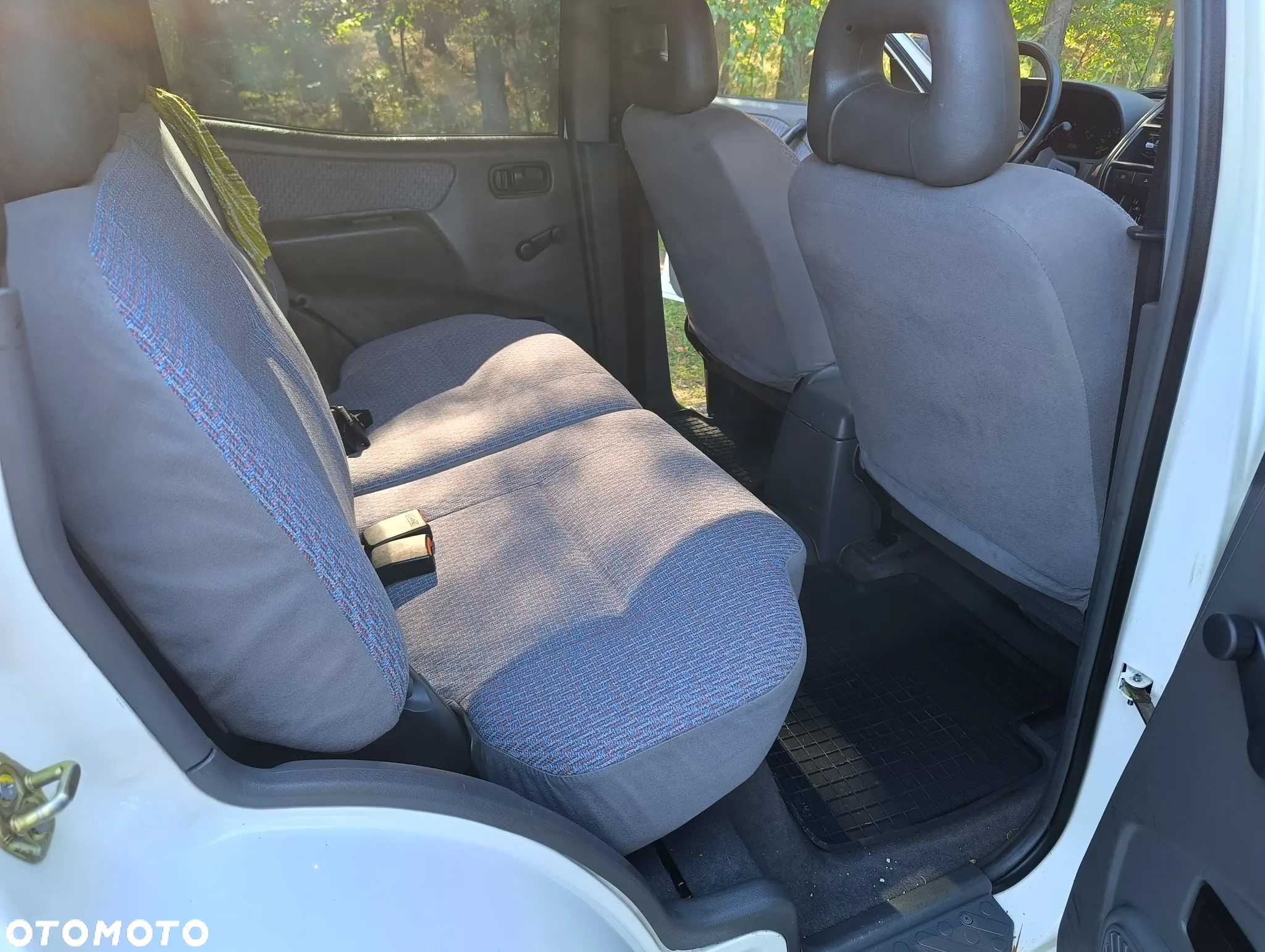 Nissan Terrano II 2.4 Wagon SGX - 12