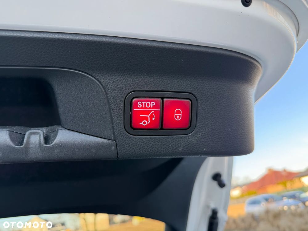 Mercedes-Benz GLC 300 d 4-Matic - 24